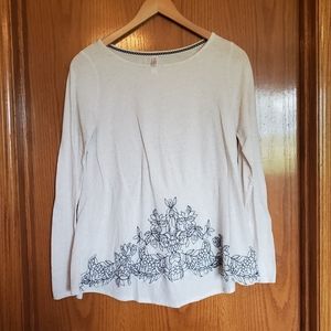 😎 Xhiliration Floral Embroidered Long Sleeve Top